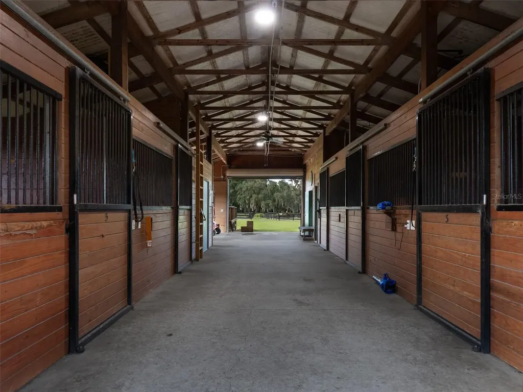 9481 W Highway 316 Reddick FL 32686