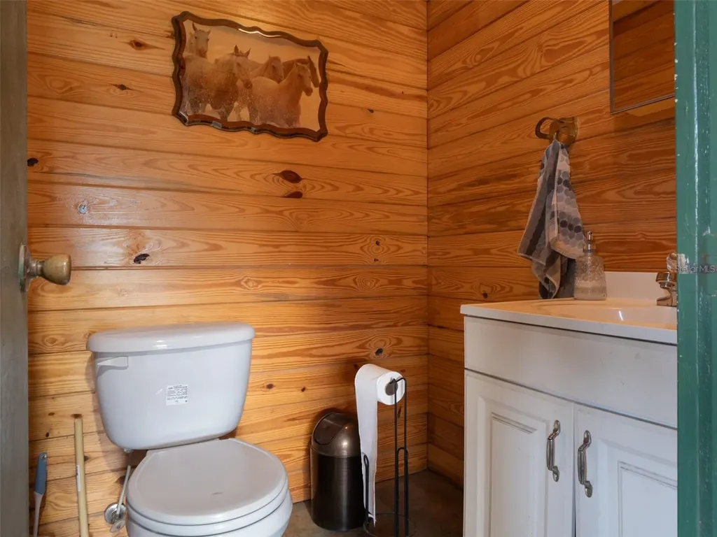 9481 W Highway 316 Reddick FL 32686