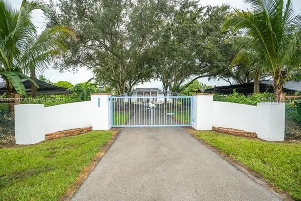 19390 SW 232nd Street Miami FL 33170