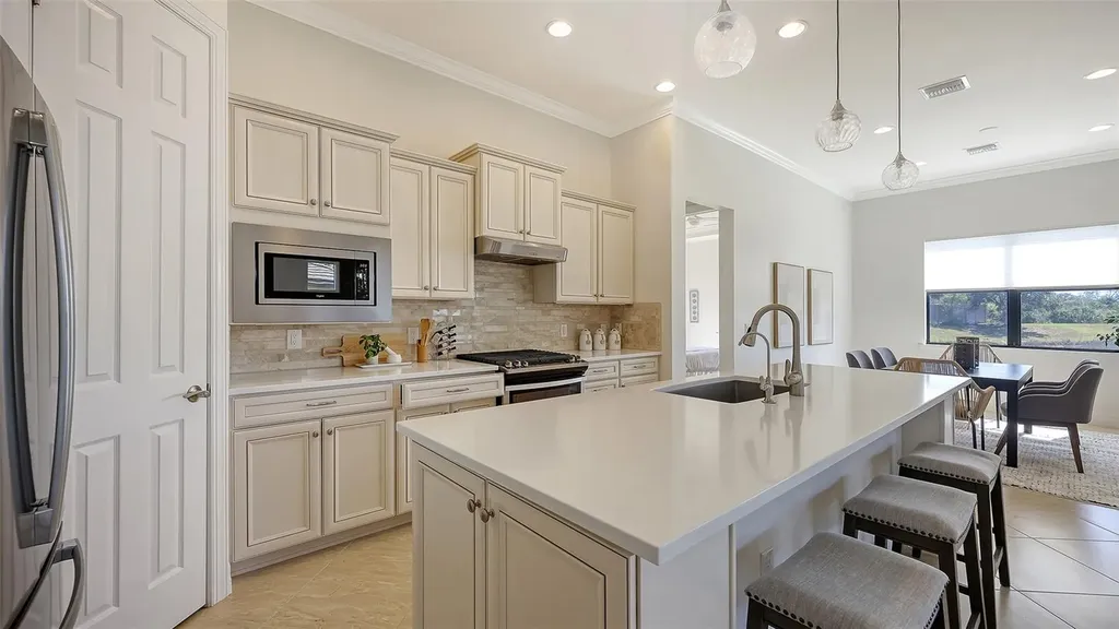 5987 Snowy Egret Drive Sarasota FL 34238