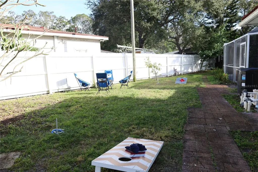 7716 Dartmouth Avenue N St Petersburg FL 33710