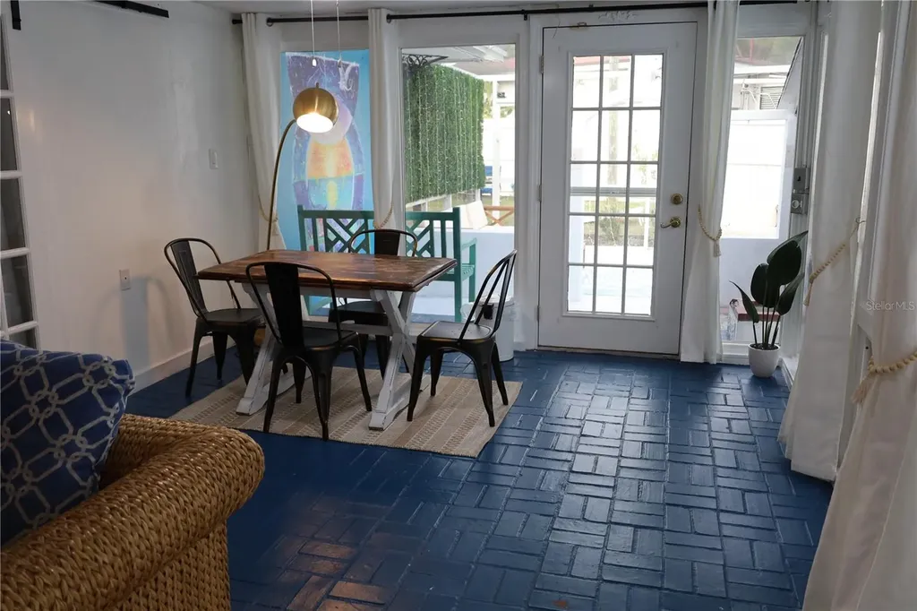 7716 Dartmouth Avenue N St Petersburg FL 33710