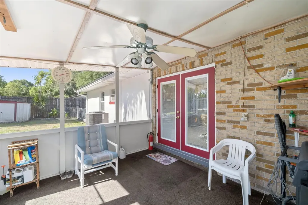 12351 SE Highway 464 Ocklawaha FL 32179