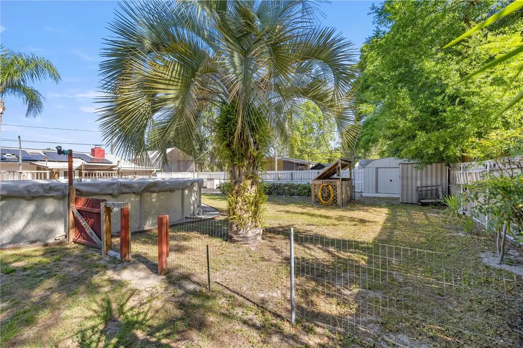 12351 SE Highway 464 Ocklawaha FL 32179