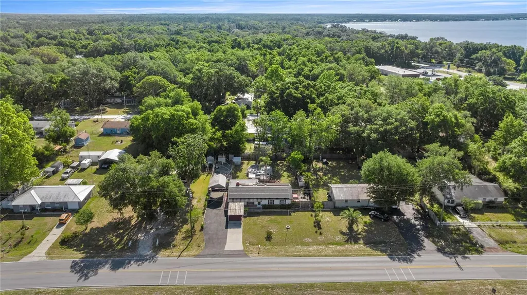 12351 SE Highway 464 Ocklawaha FL 32179