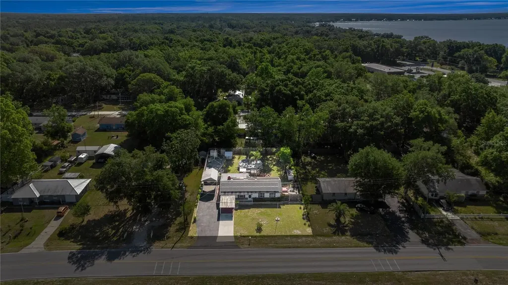 12351 SE Highway 464 Ocklawaha FL 32179