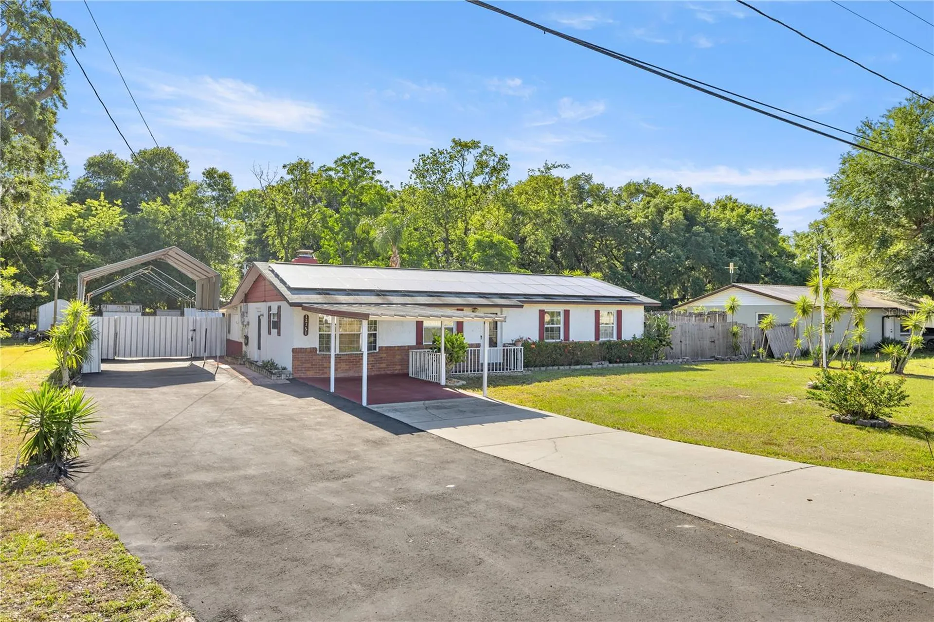 12351 SE Highway 464 Ocklawaha FL 32179