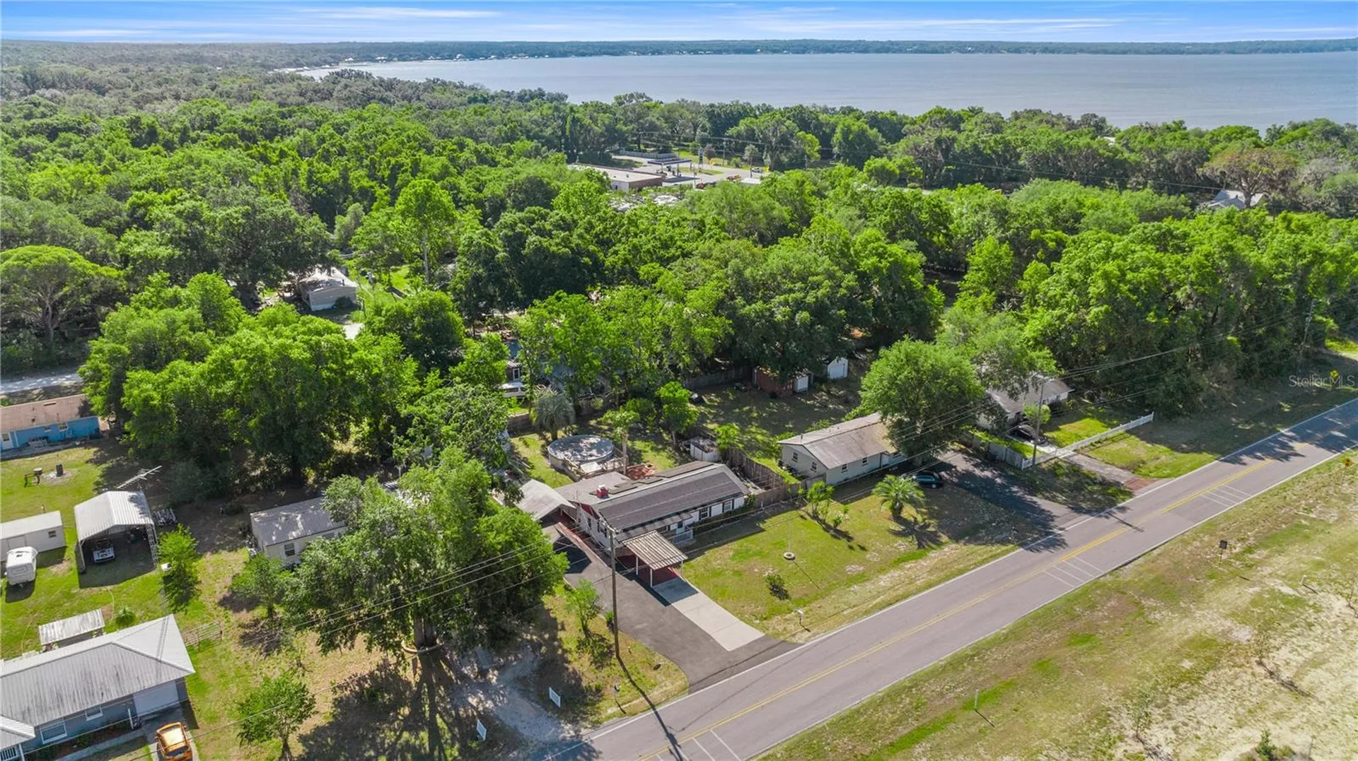 12351 SE Highway 464 Ocklawaha FL 32179