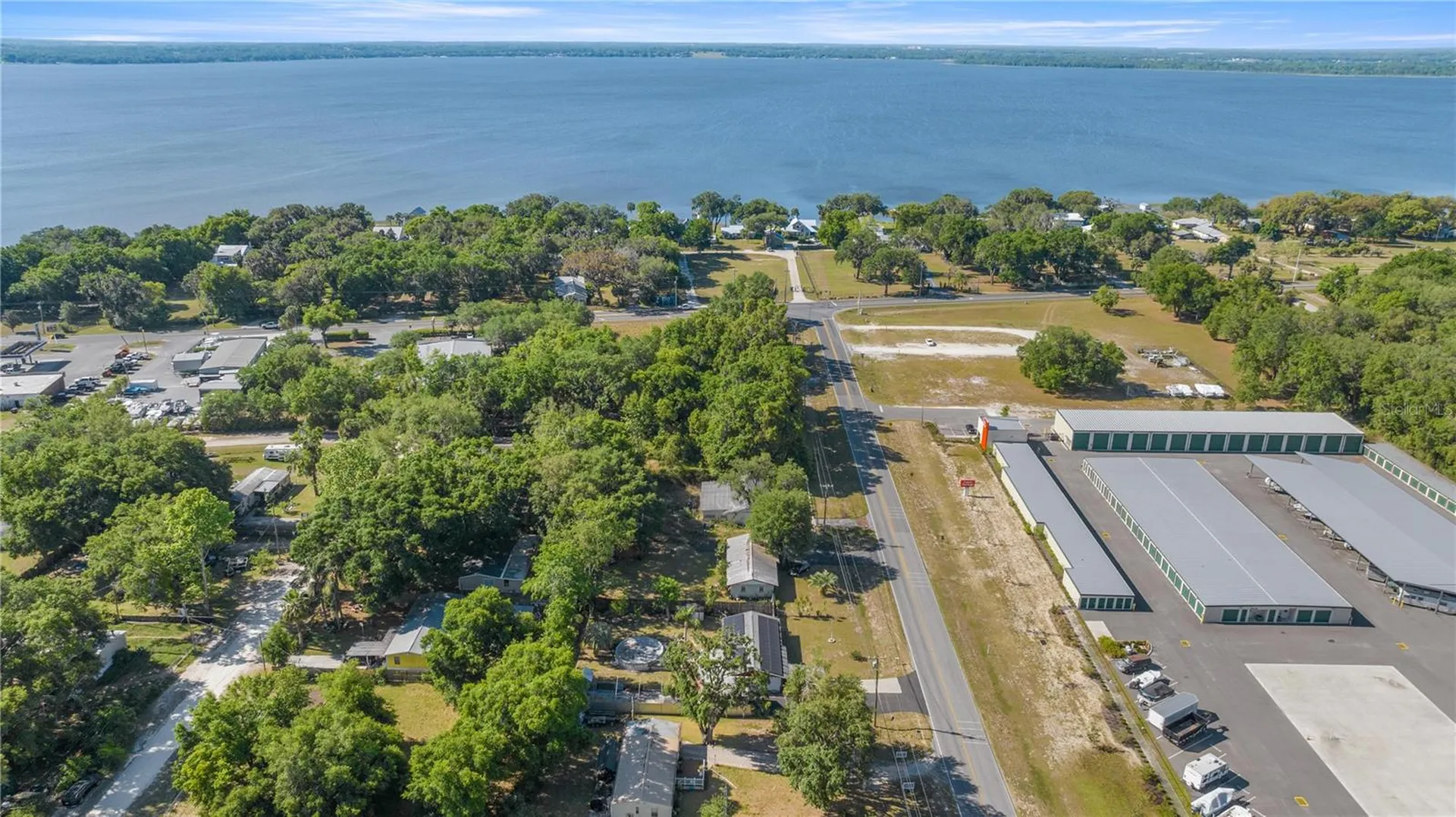 12351 SE Highway 464 Ocklawaha FL 32179