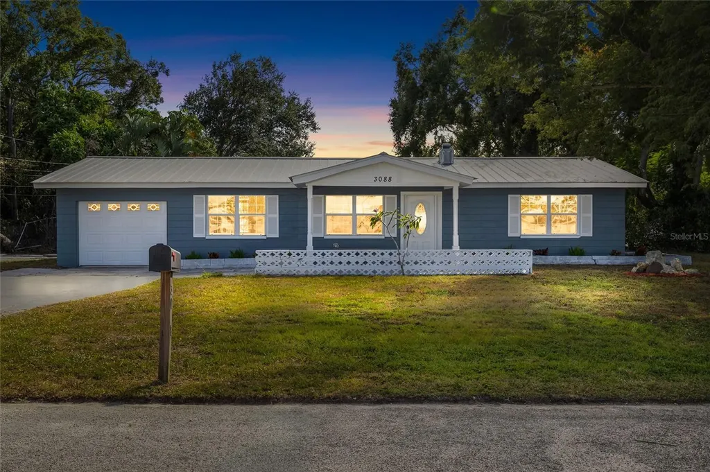 3088 50th Avenue N St Petersburg FL 33714