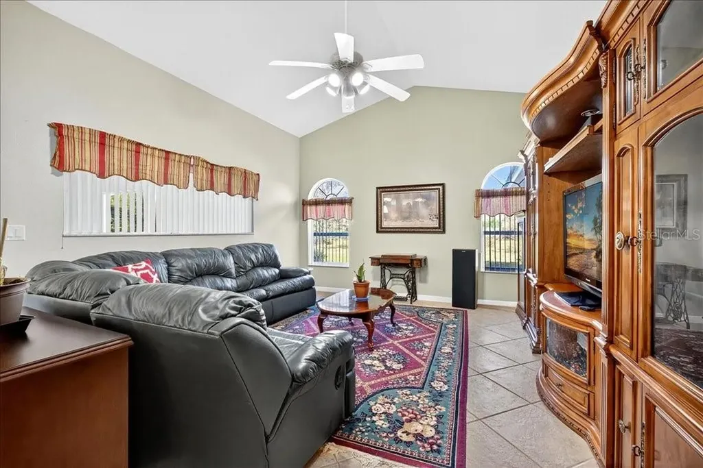 28 Fanshawe Lane Palm Coast FL 32137