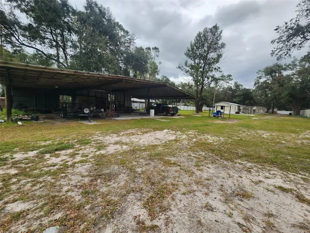 2102 Sydney Dover Road Dover FL 33527