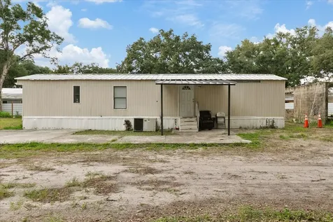 2102 Sydney Dover Road Dover FL 33527