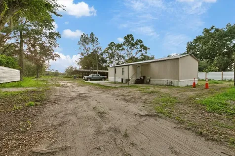 2102 Sydney Dover Road Dover FL 33527