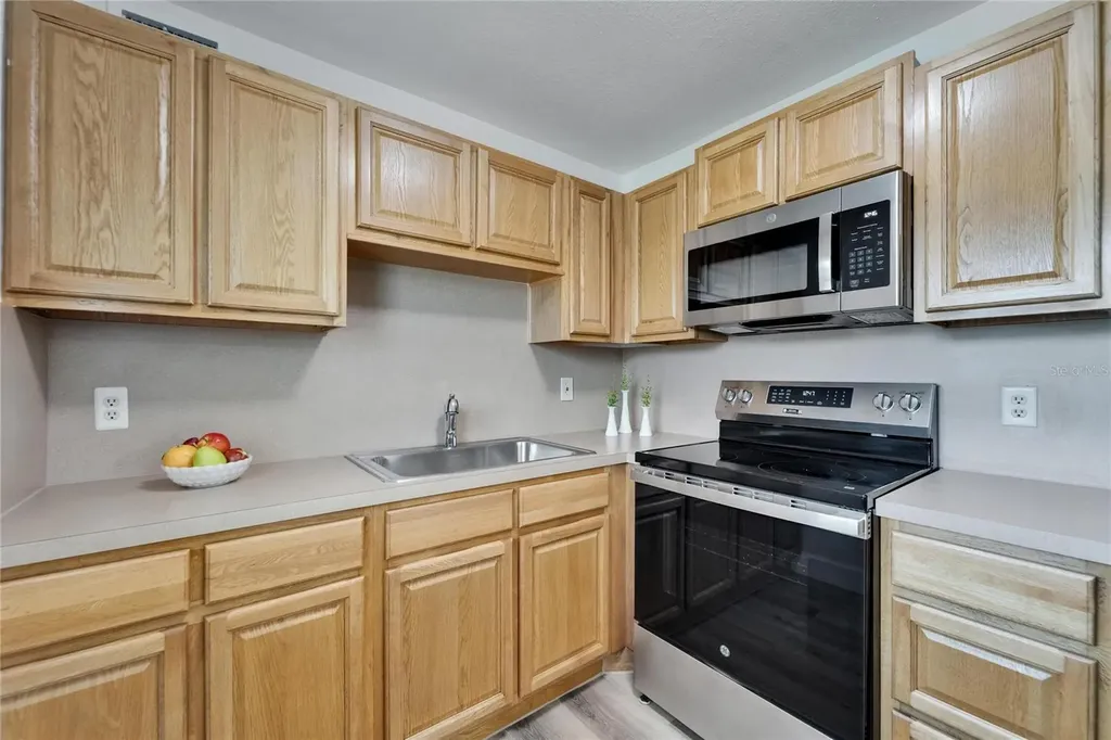 302 Andover Place Sun City Center FL 33573