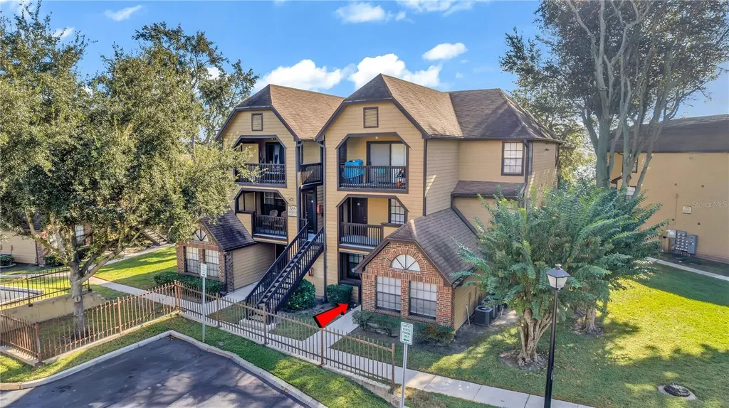 355 Lakepointe Drive Altamonte Springs FL 32701