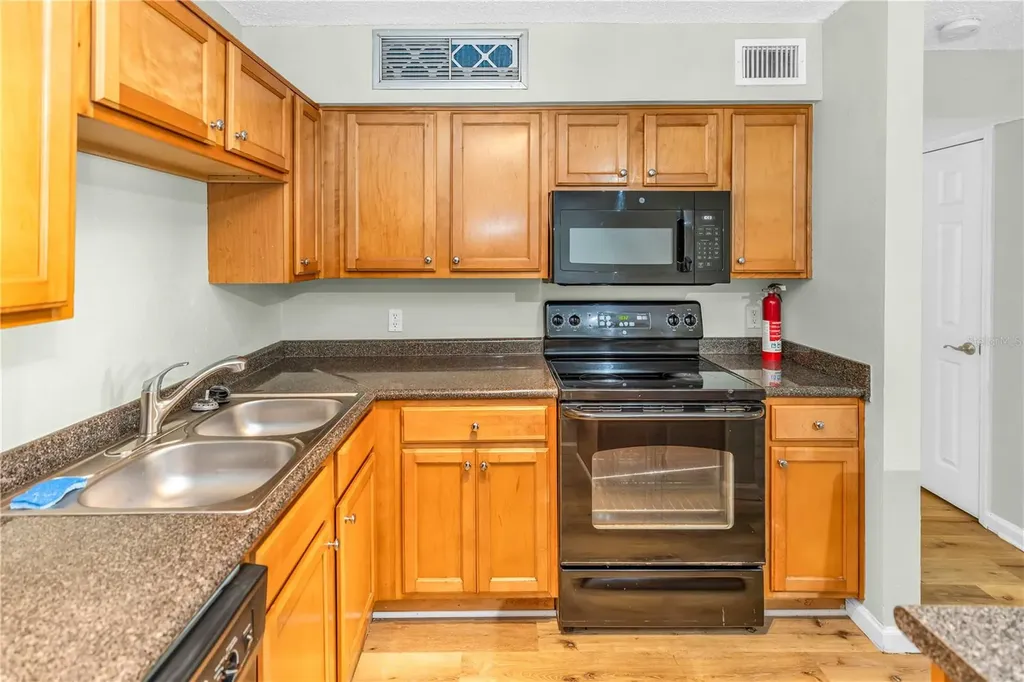 355 Lakepointe Drive Altamonte Springs FL 32701