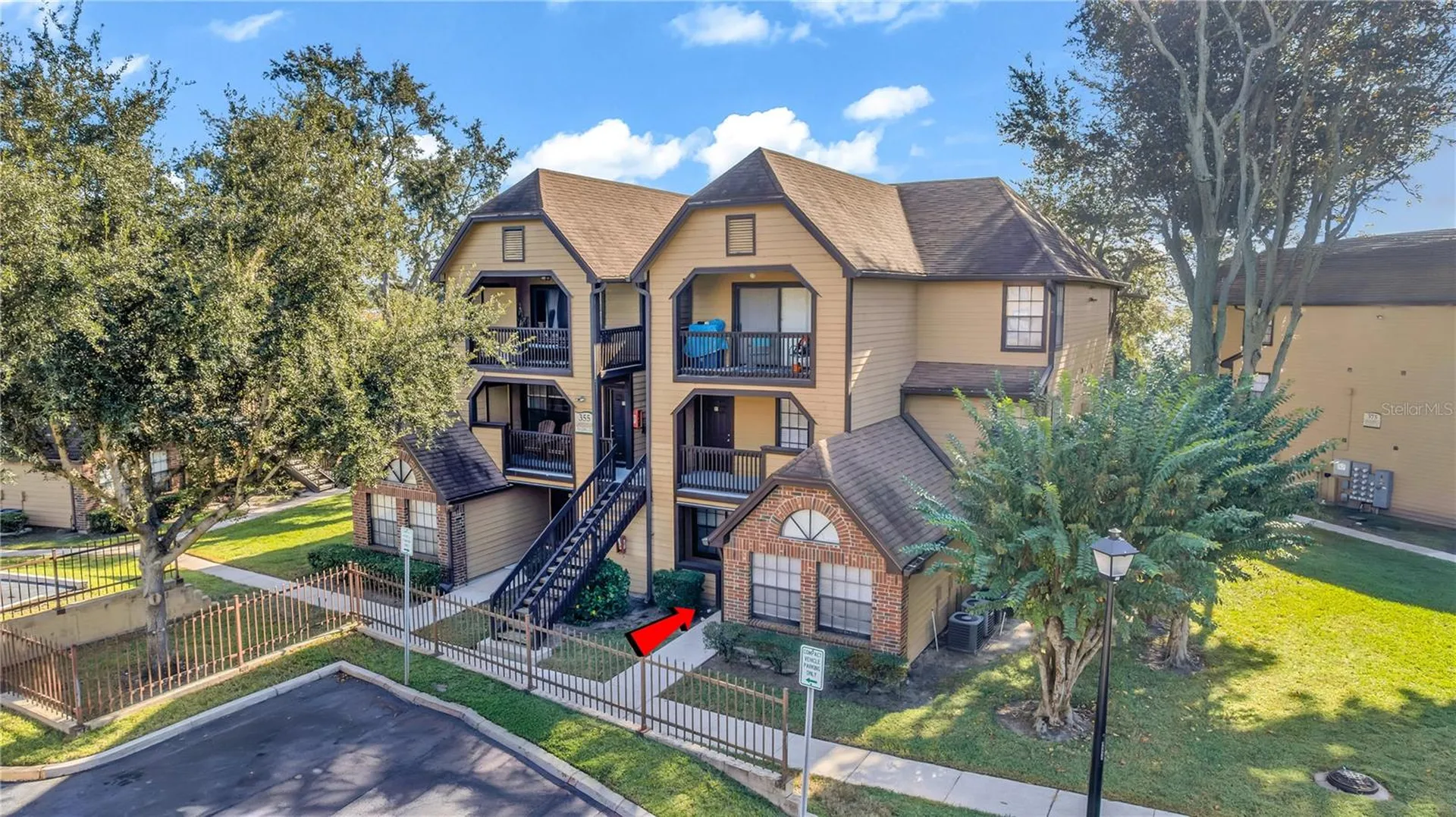 355 Lakepointe Drive Altamonte Springs FL 32701