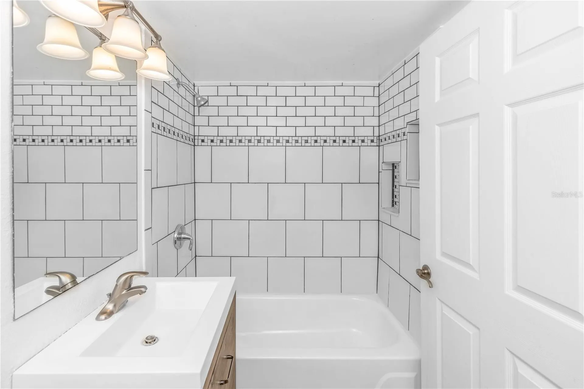 355 Lakepointe Drive Altamonte Springs FL 32701