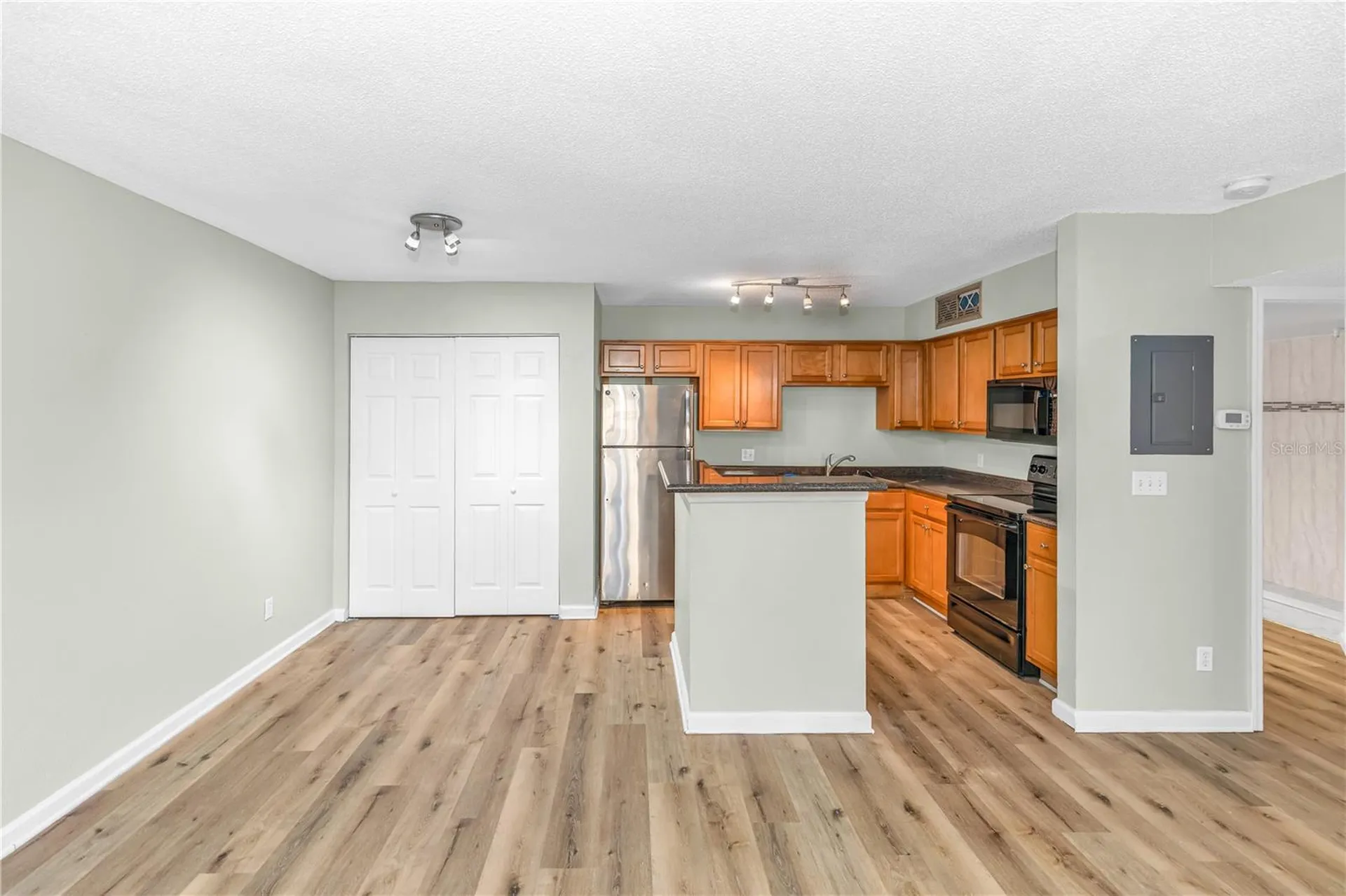 355 Lakepointe Drive Altamonte Springs FL 32701