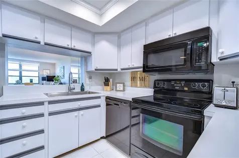 2616 Cove Cay Drive Clearwater FL 33760