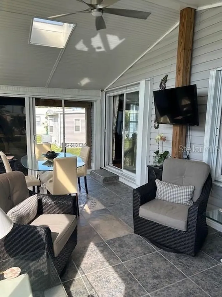 2100 Kings Highway Port Charlotte FL 33980