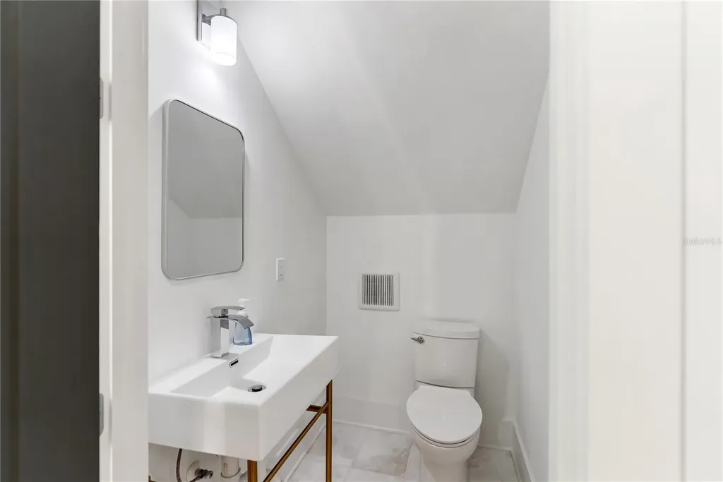 2355 Bahia Vista Street Sarasota FL 34239