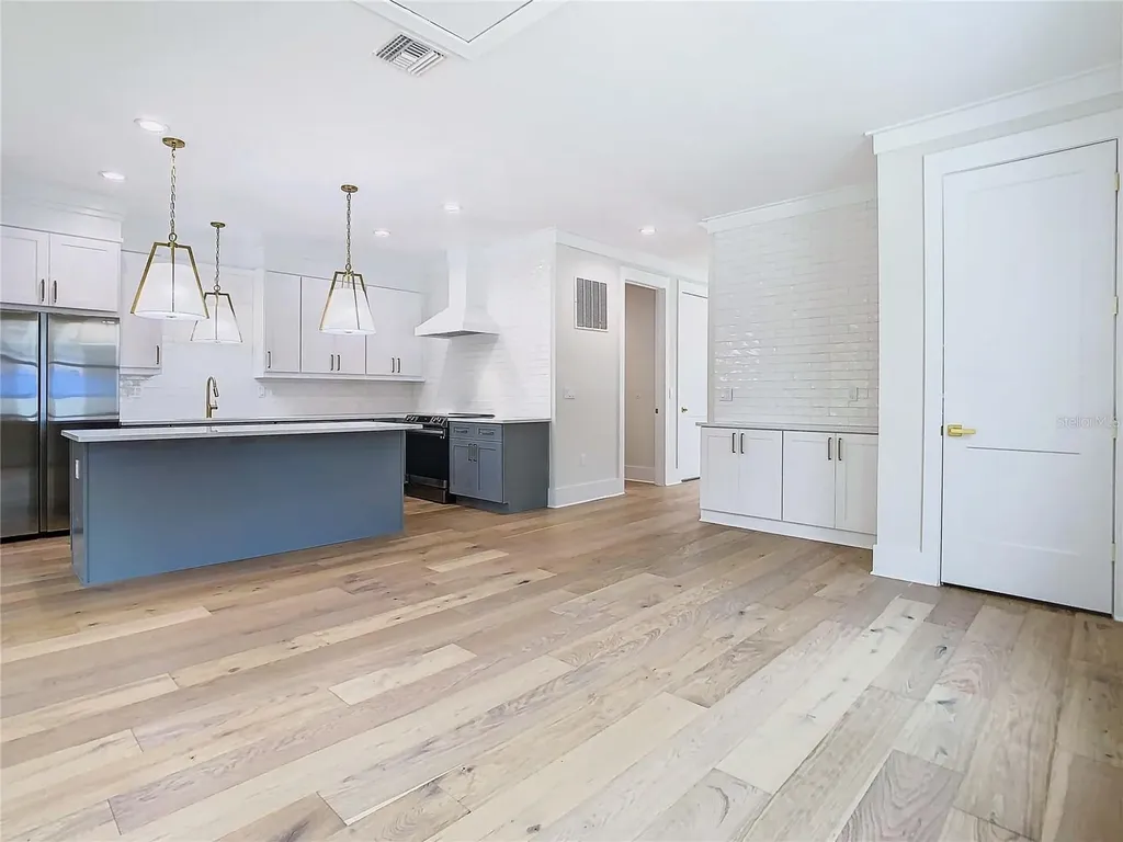 2345 Bahia Vista Street Sarasota FL 34239