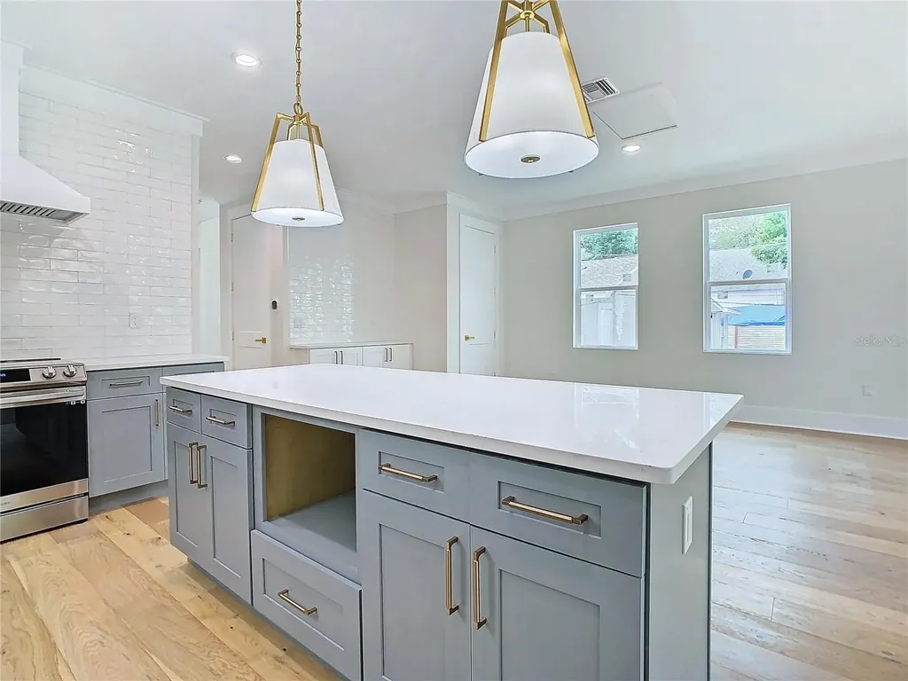 2345 Bahia Vista Street Sarasota FL 34239