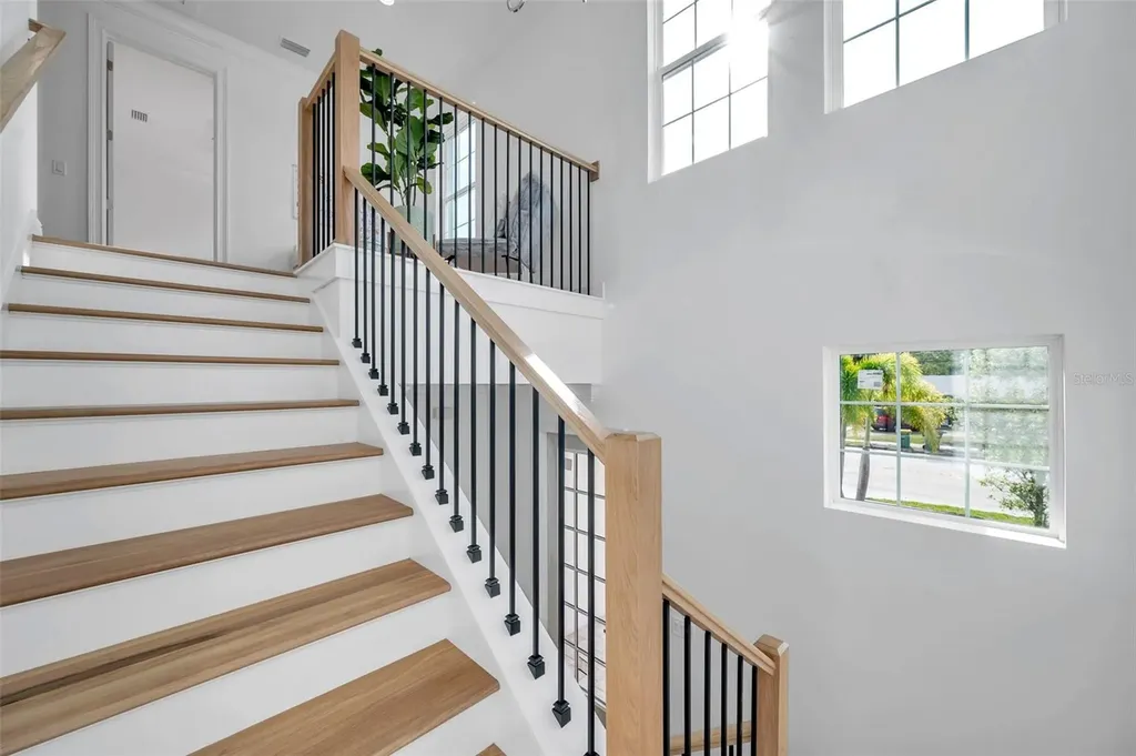 2345 Bahia Vista Street Sarasota FL 34239