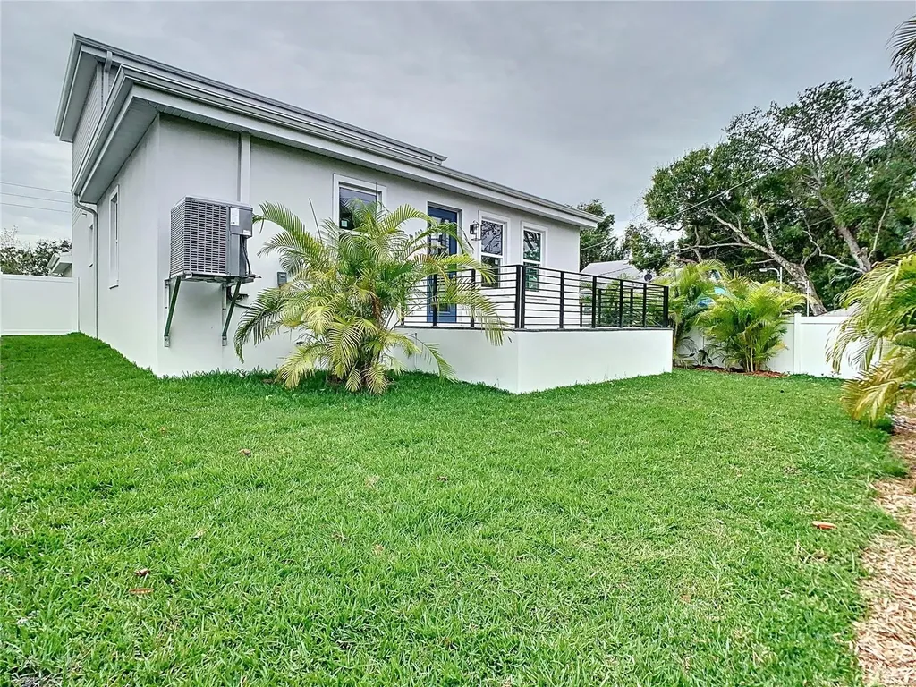 2345 Bahia Vista Street Sarasota FL 34239