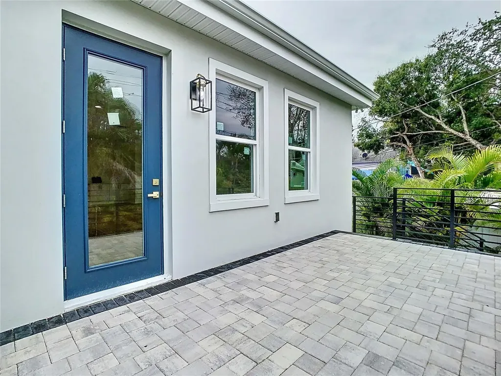 2345 Bahia Vista Street Sarasota FL 34239