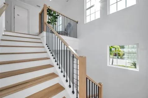 2345 Bahia Vista Street Sarasota FL 34239