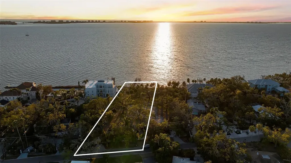 2043 Alameda Avenue Sarasota FL 34234