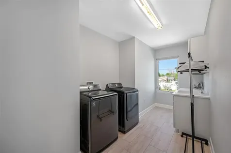 902 W Plymouth Street Tampa FL 33603