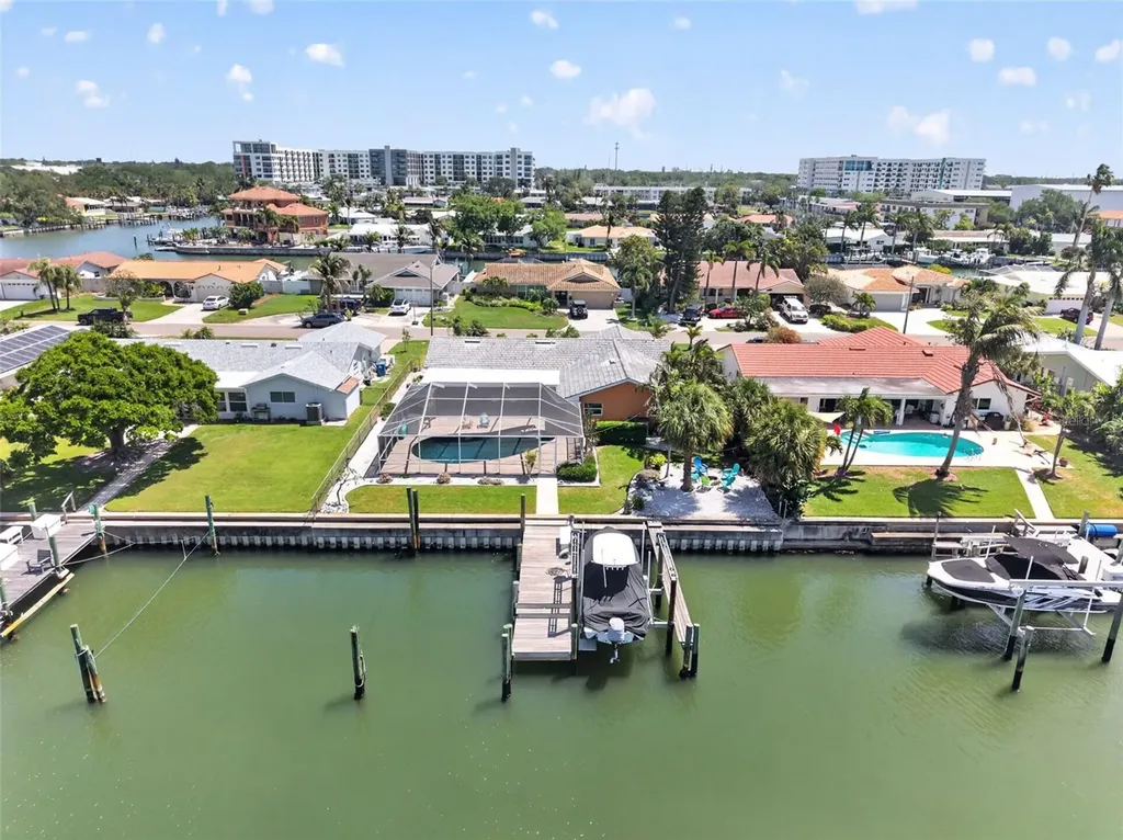4461 38th Way S St Petersburg FL 33711