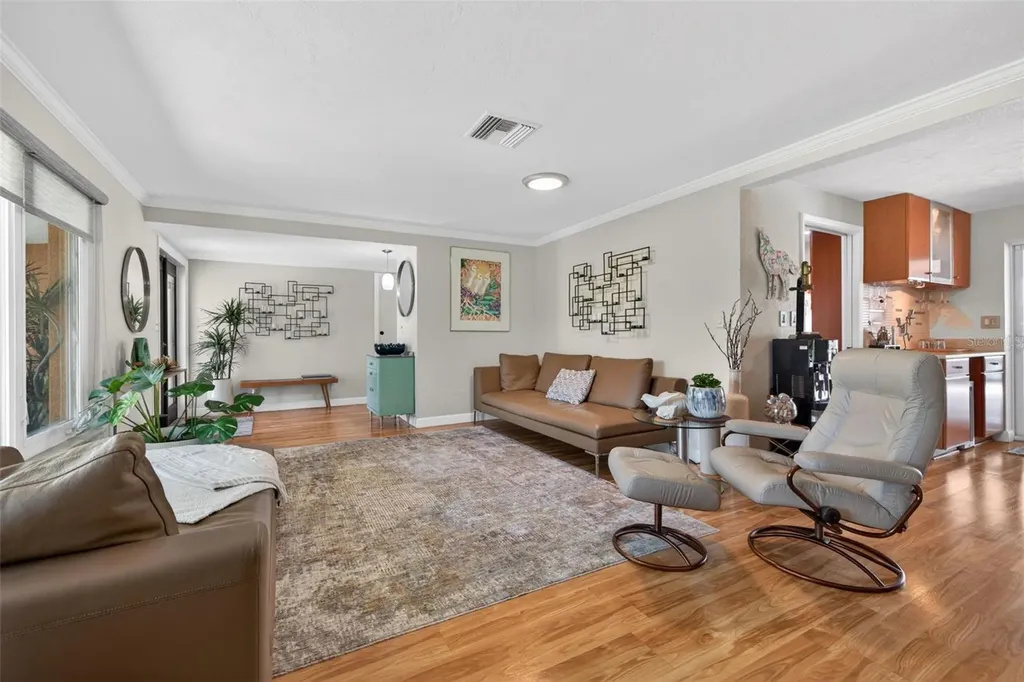 4461 38th Way S St Petersburg FL 33711