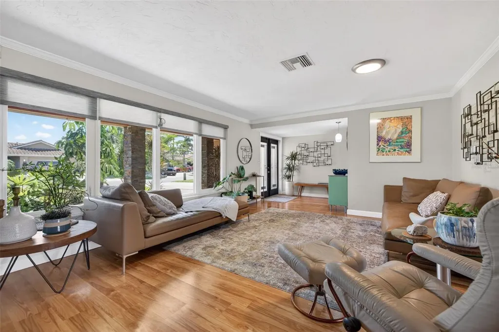 4461 38th Way S St Petersburg FL 33711
