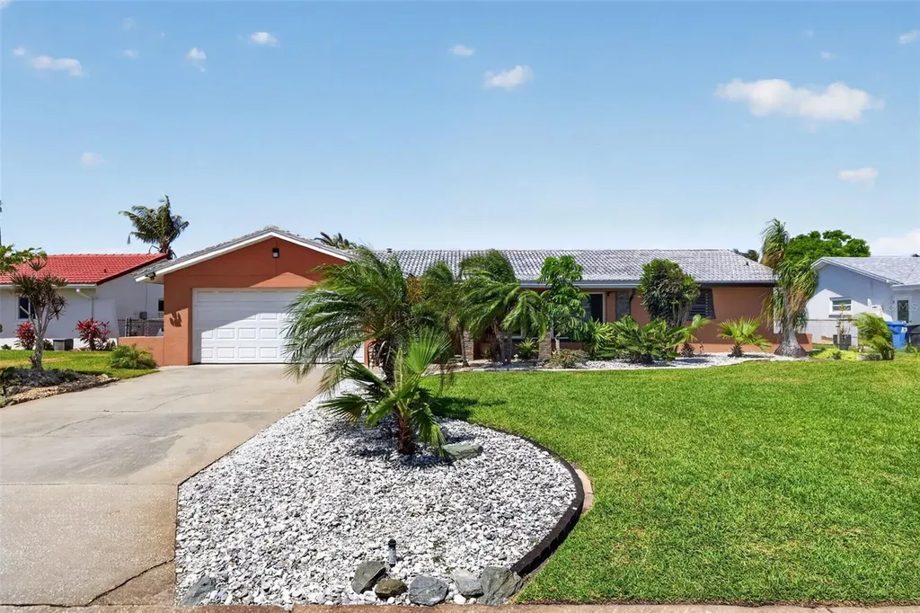 4461 38th Way S St Petersburg FL 33711