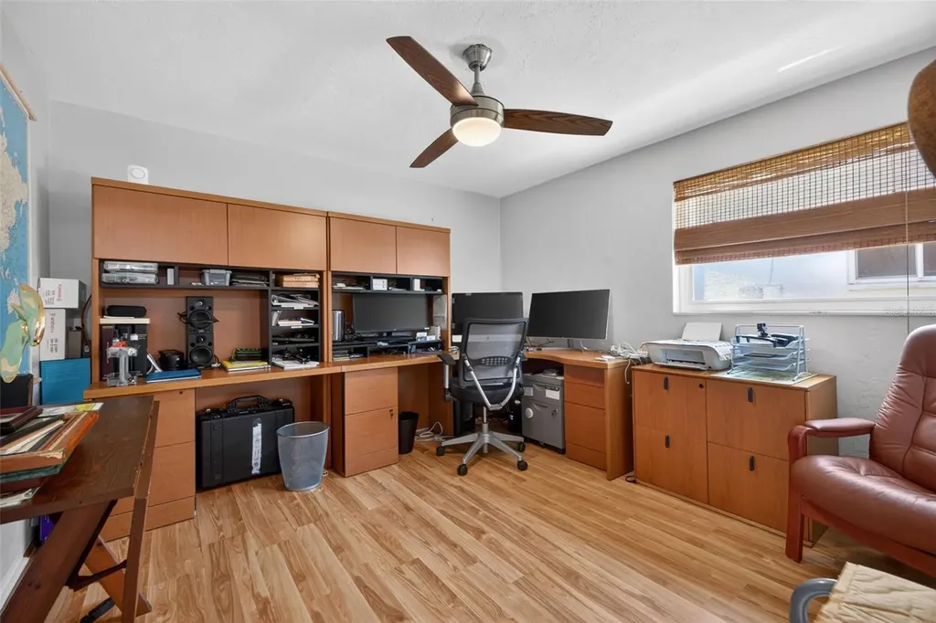 4461 38th Way S St Petersburg FL 33711