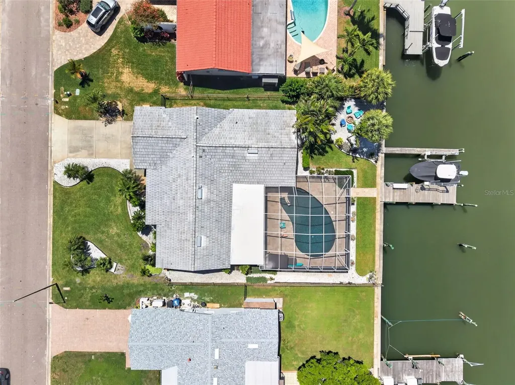 4461 38th Way S St Petersburg FL 33711