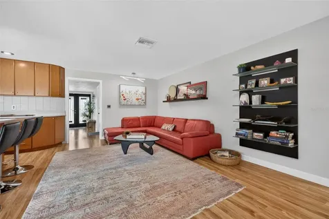 4461 38th Way S St Petersburg FL 33711