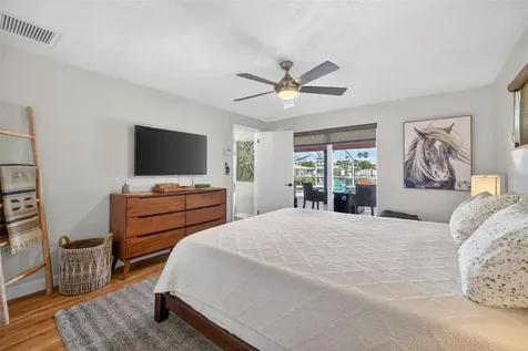 4461 38th Way S St Petersburg FL 33711