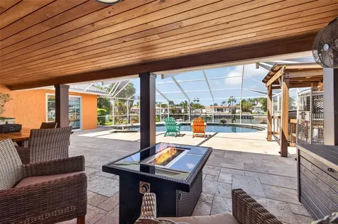 4461 38th Way S St Petersburg FL 33711