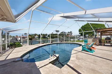 4461 38th Way S St Petersburg FL 33711