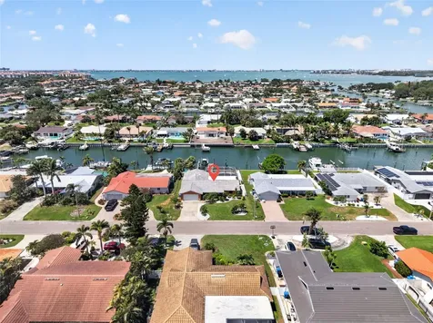 4461 38th Way S St Petersburg FL 33711