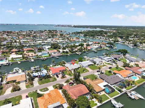 4461 38th Way S St Petersburg FL 33711