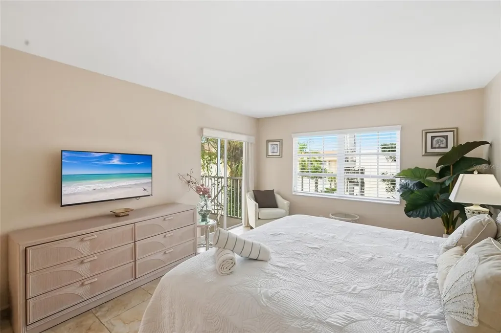 5962 Midnight Pass Road Sarasota FL 34242