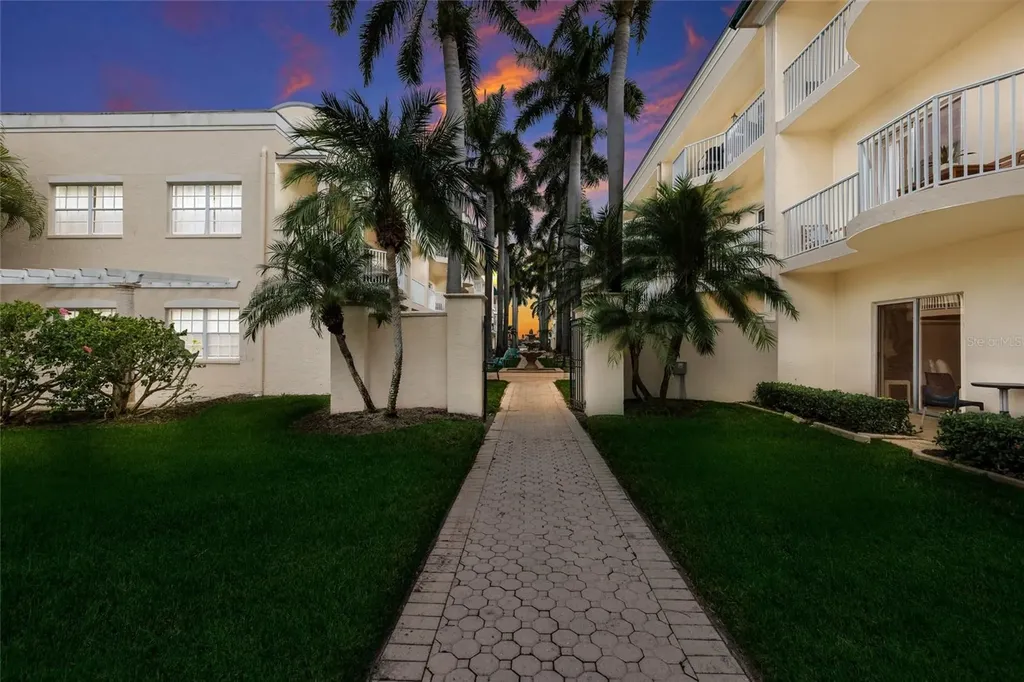 5962 Midnight Pass Road Sarasota FL 34242