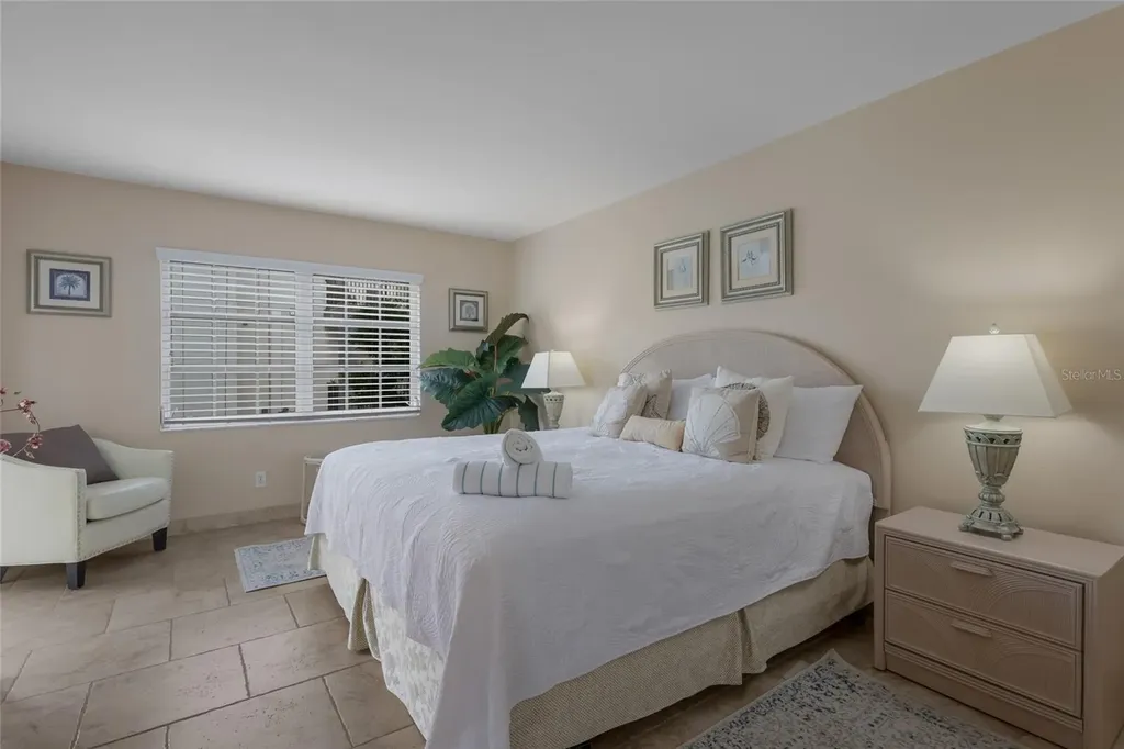 5962 Midnight Pass Road Sarasota FL 34242